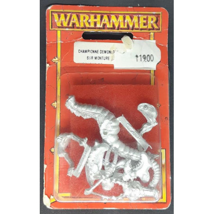 Championne Démonette sur monture (blister de figurine Warhammer) 001